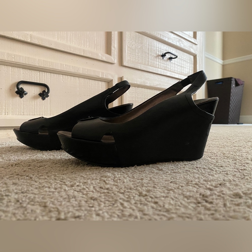 Kenneth Cole Reaction Platform Wedge Sandals